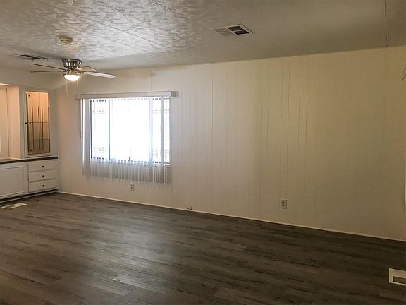 5th image of 1042 San Nicolas St