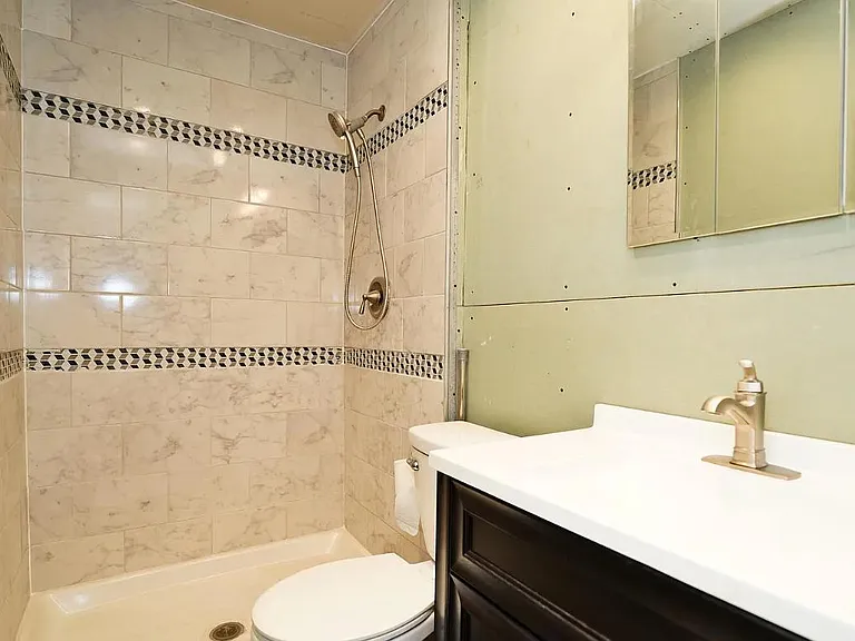 Bathroom1