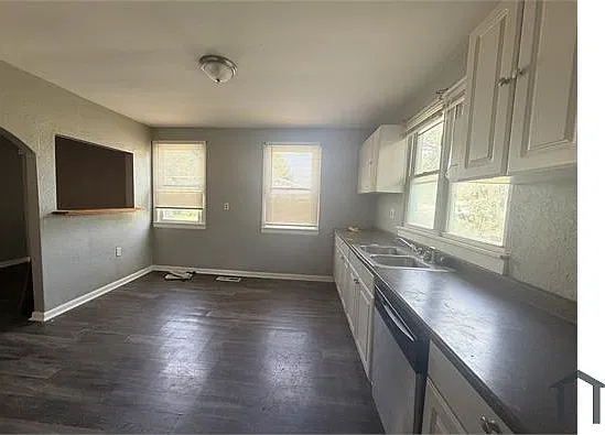 3 bed, 1070 sqft, $1,300 — Photo 2