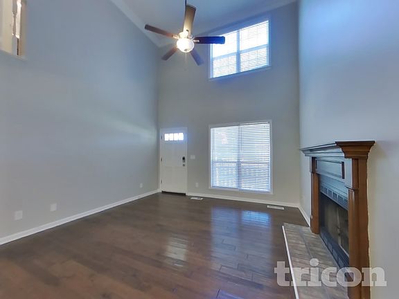 3rd image of 2863 Iroquois Dr
