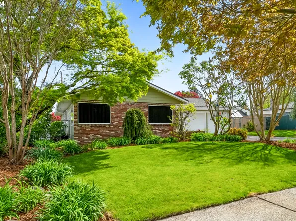 1940 NE 153rd Pl, Portland, OR 97230