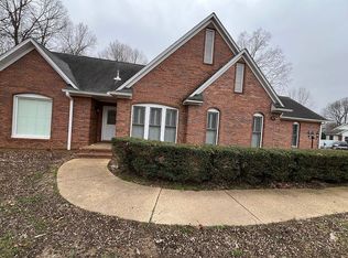 95 King Arthur Dr, Paris, TN 38242