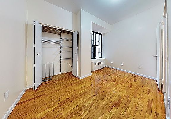 4th image of 241 W 113th St APT 2D