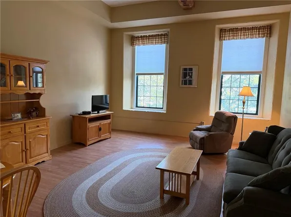 15 Higgins St APT 225, Smithfield, RI 02917