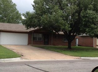 4462 N Edgemoor Dr, Wichita, KS 67220