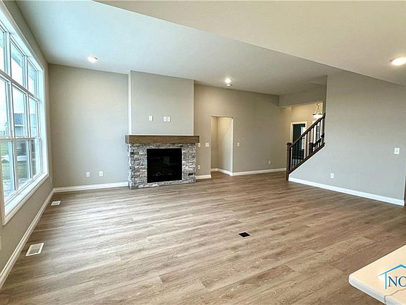 4th image of 7916 Silverado Dr