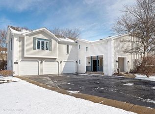 21W624 Dorchester Ct, Glen Ellyn, IL 60137