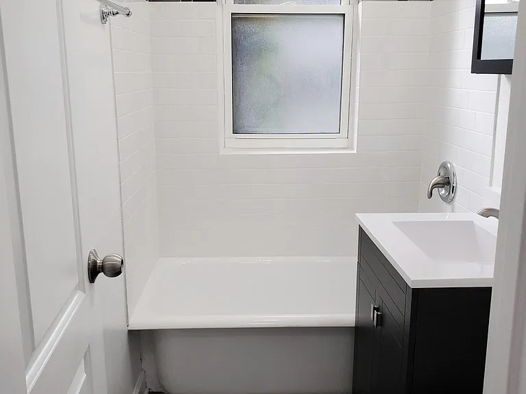 4222 N Clark St #1 — Photo 3