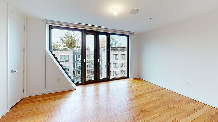 1st image of 123 Melrose St APT 404