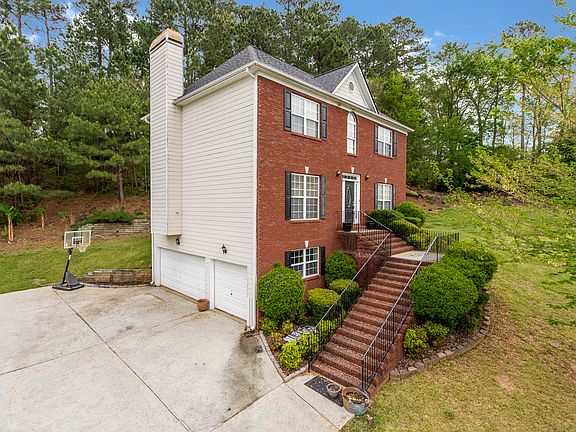 3rd image of 160 Kirkland Dr
