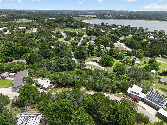 4th image of 13 Burton Hill Dr