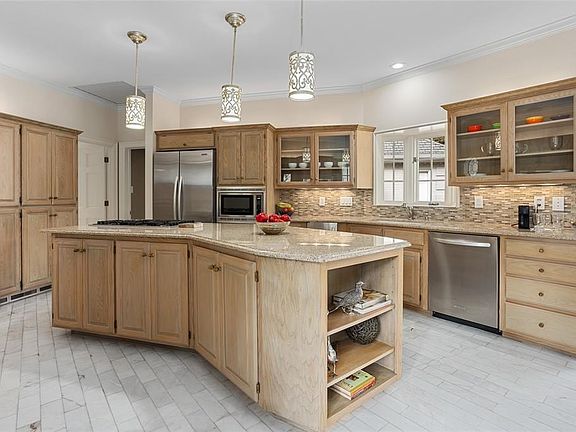 5th image of 3451 Lantern Hollow St
