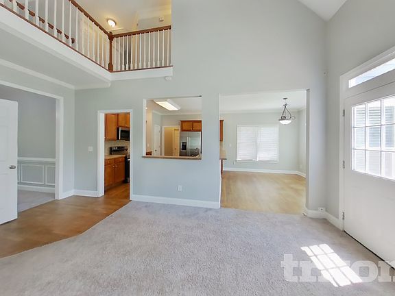 3rd image of 3587 Vern Way NE