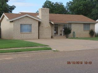 1411 E Lons St, Brownfield, TX 79316