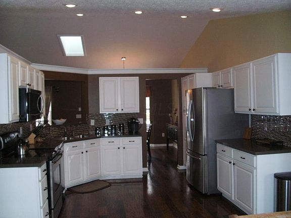 3rd image of 4984 Glenmeir Ct