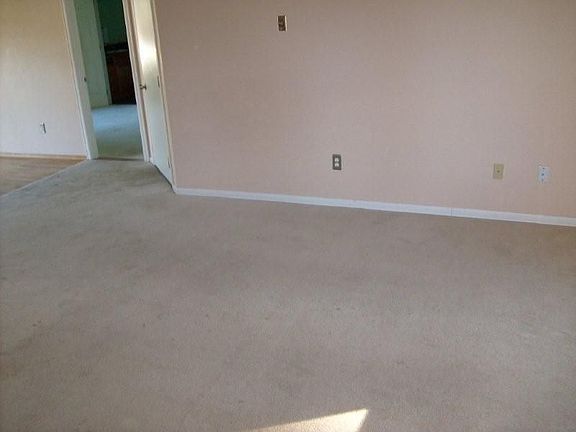 5th image of 8411 188th Street Ct E