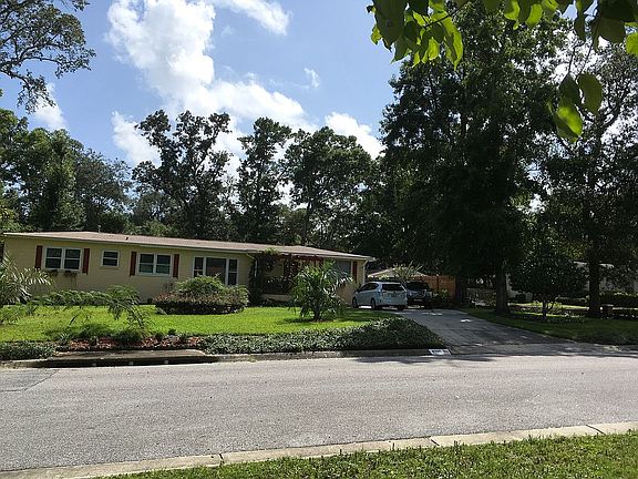 4th image of 4765 Peacock Dr