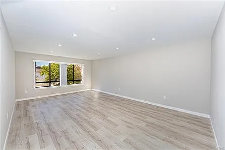 2 bed, 1000 sqft, $2,600 — Photo 1