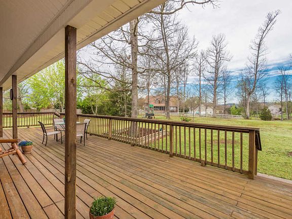 3rd image of 1622 Foxfire Cir
