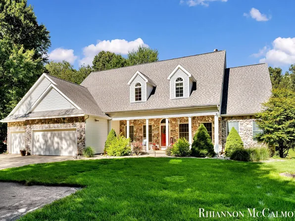 7775 N Arroyo Vista Dr NE, Rockford, MI 49341