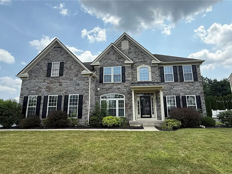130 Lower Way Rd — Photo 1