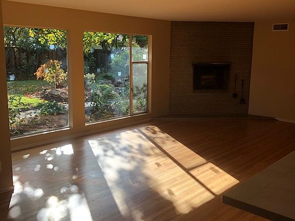 3rd image of 20129 Chateau Dr