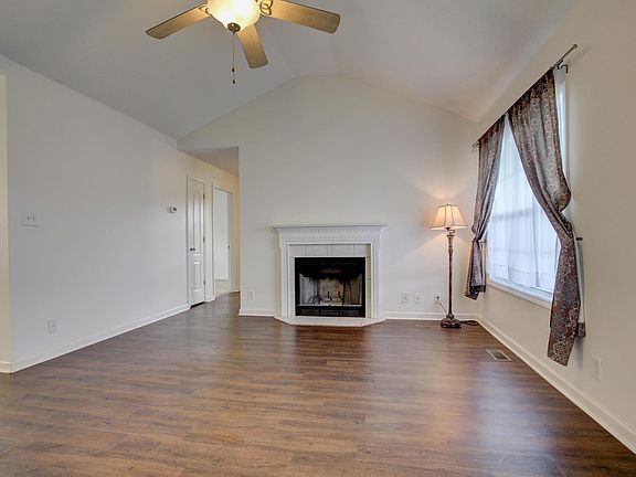 5th image of 1337 Jenny Ct