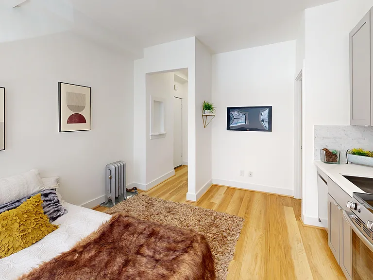 530 Stockton Street — Photo 2