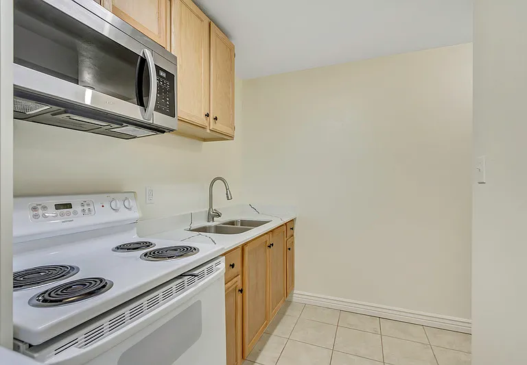 692 E 180 N — Photo 17