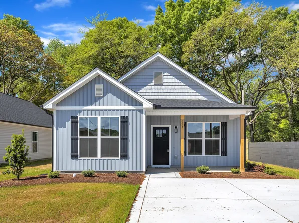 621 Ray St, Selma, NC 27576