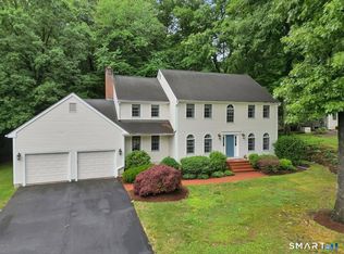 11 Dunne Wood Court, Farmington, CT 06085