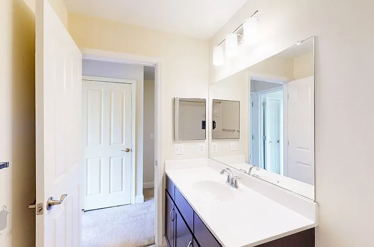 720 Barnes St NE — Photo 30