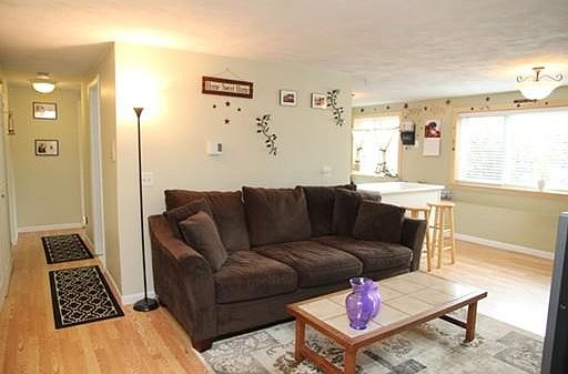 1st image of 15 Glen Devin St