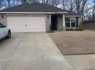 1964 Central Ridge Dr, Southaven, MS 38671
