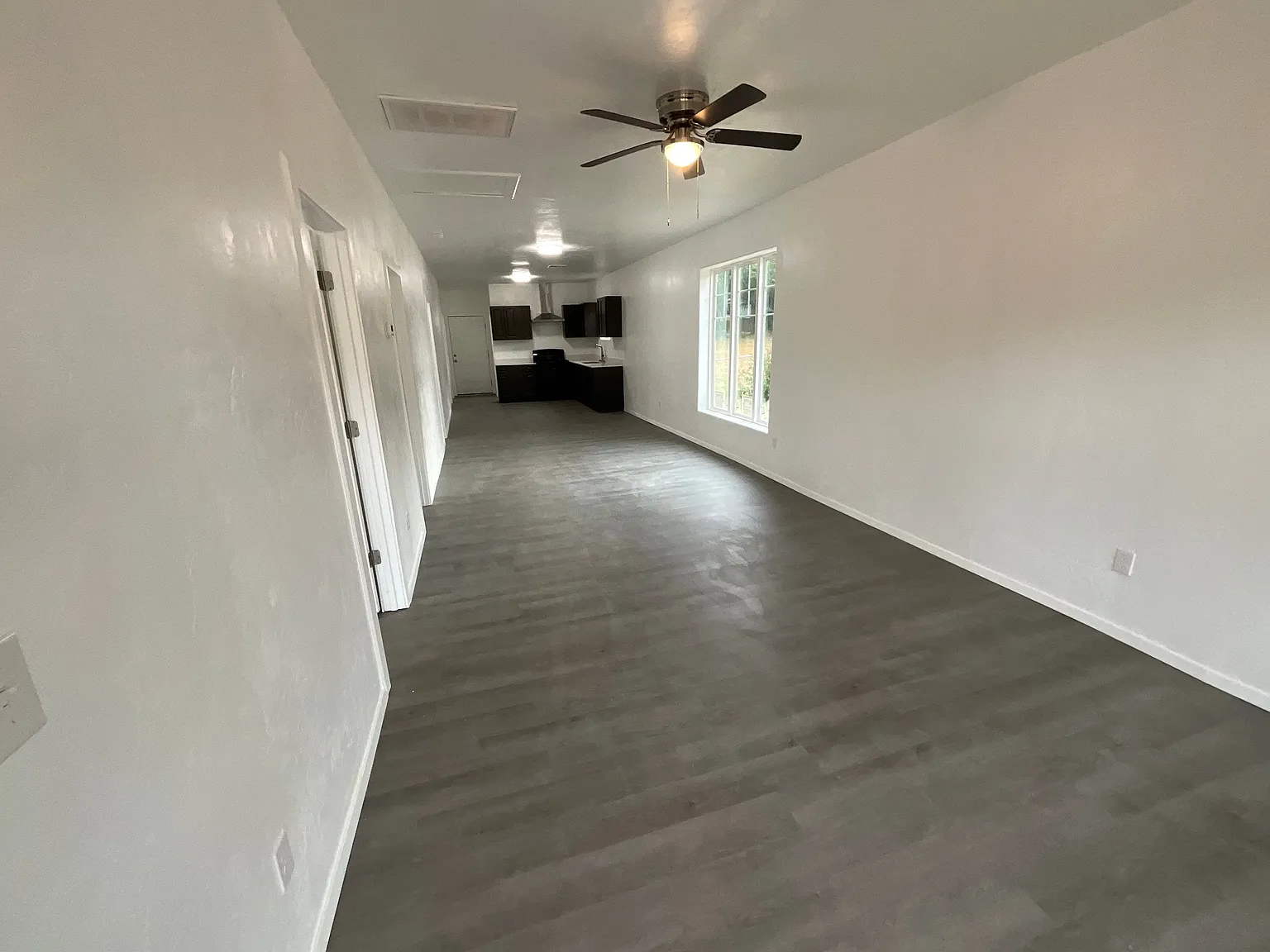 3 bed, 924 sqft, $1,250 — Photo 2