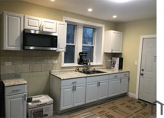 7644 S Cornell Ave — Photo 24