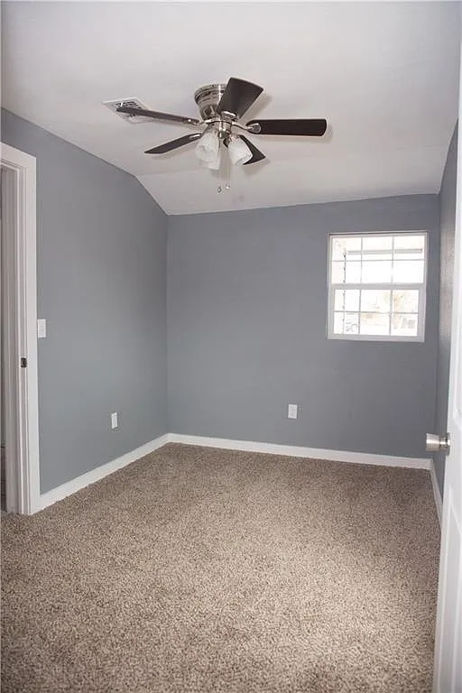 Walk To McMurry! 3 Bed 2 Bath — Photo 4