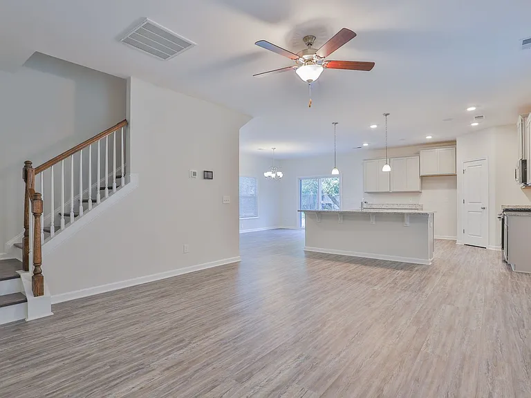 764 Shull St — Photo 3