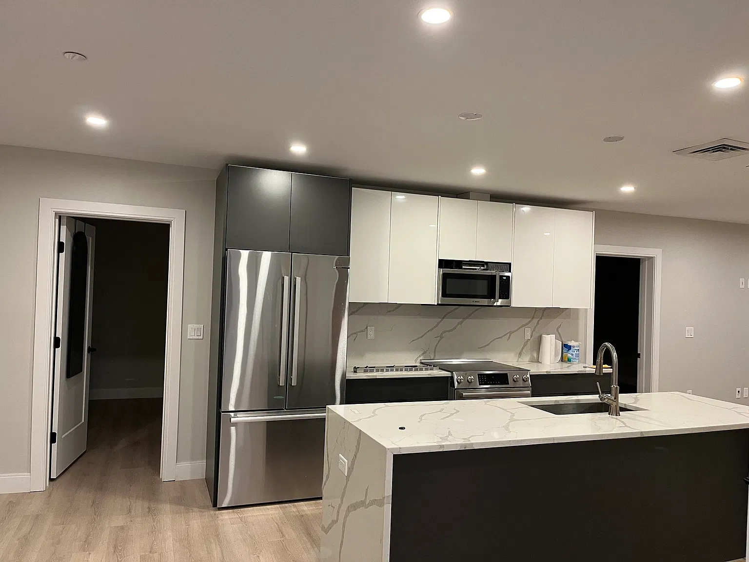 2 bed, 2.0 bath, 1300 sqft, $2,900 — Photo 4