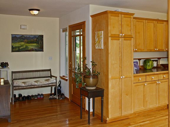 4th image of 294 Woodland Dr