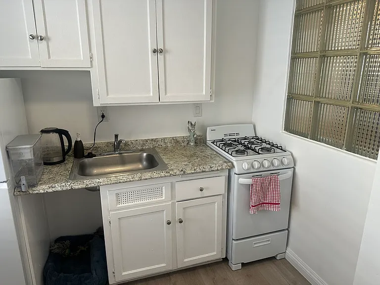 8616 Holloway Dr #106 — Photo 19