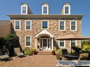 10 Endslow Ln, Perkasie, PA 18944