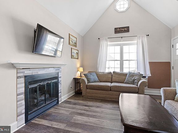 4th image of 316 Hunters Rd