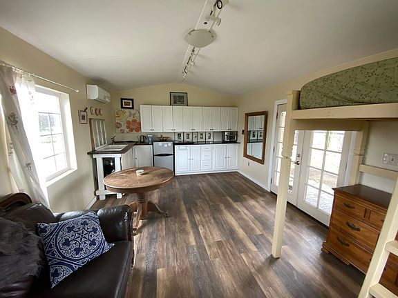 2nd image of 14015 Murphy Ave #B