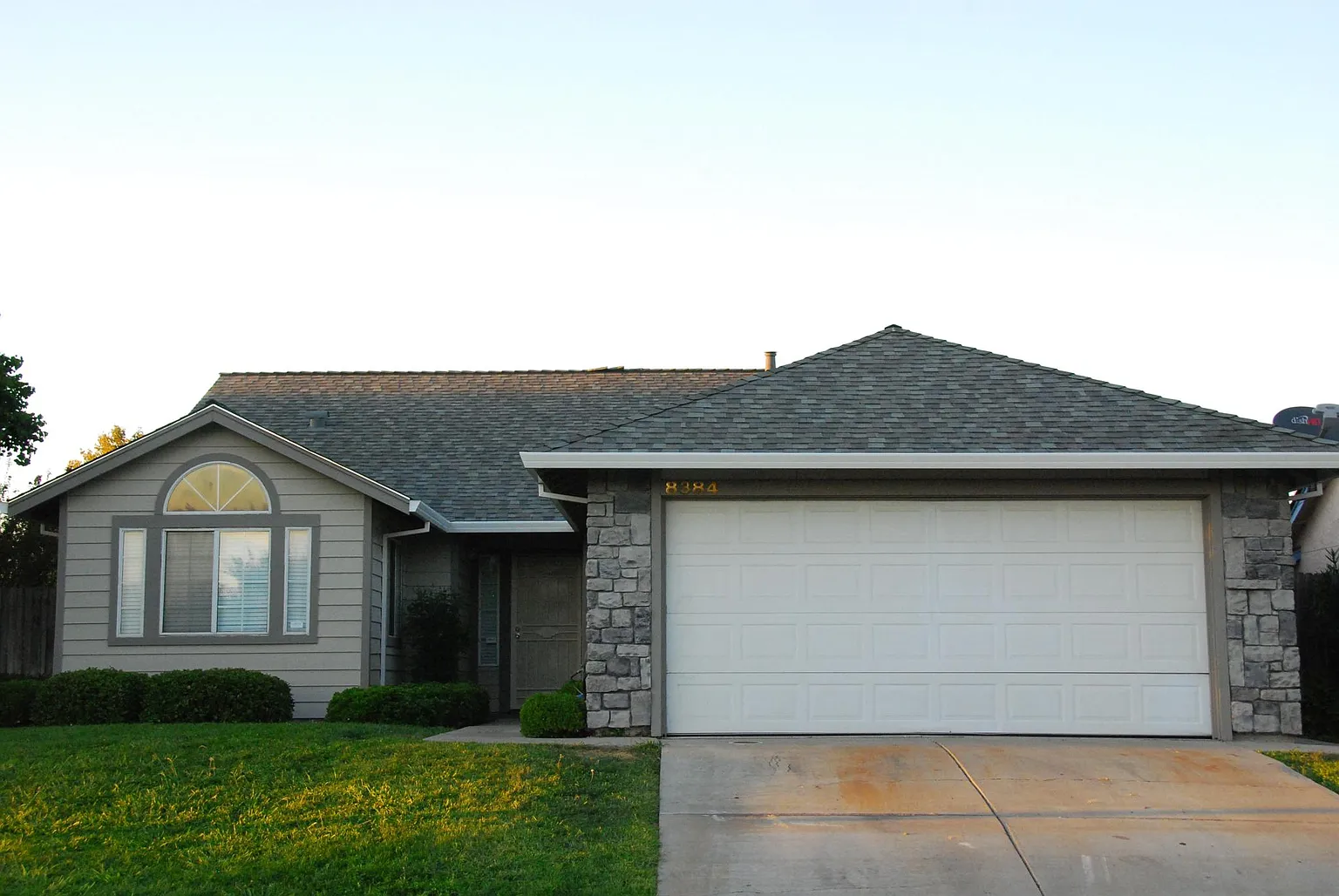 8384 Stonybeck Cir photo 1