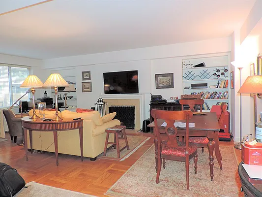 Rented by essential NEW YORK Real Estate | media 8