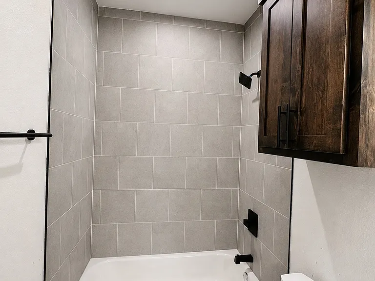 610 N Van Buren St — Photo 15