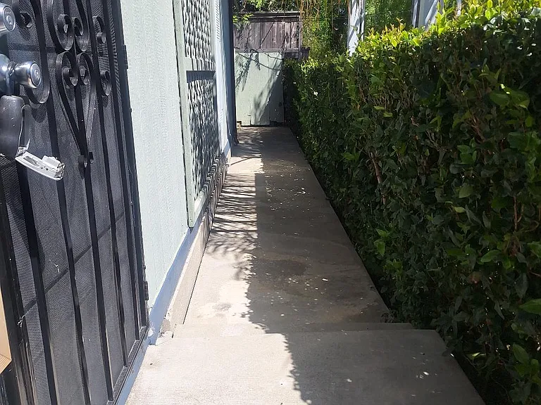 909 S Mesa St #1 — Photo 1