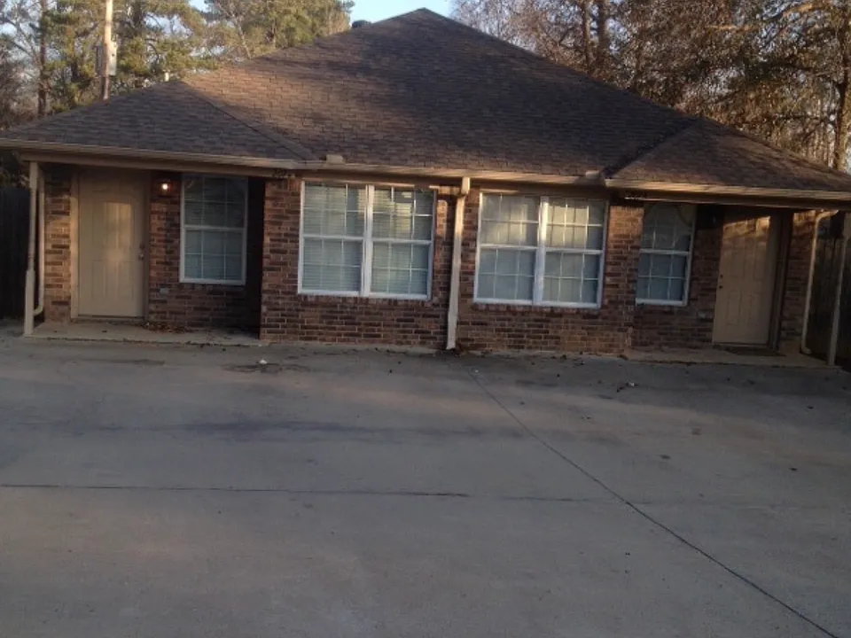 Building Photo 4