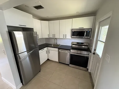 2247 Taylor St Photo 1